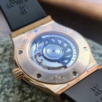 Швейцарские часы Hublot Classic Fusion Rose Gold