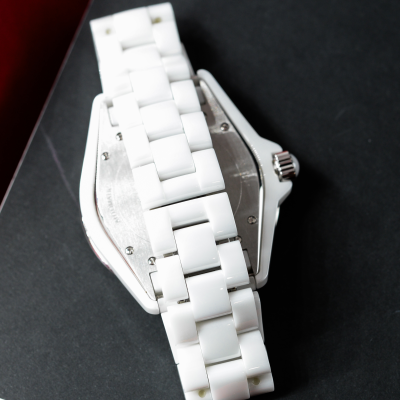 Швейцарские часы Chanel Full Size White J12 - Pink Sapphire Bezel 42mm