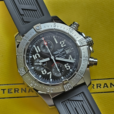 Швейцарские часы Breitling Avenger Skyland
