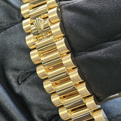 Швейцарские часы Rolex Day-Date Yellow Gold