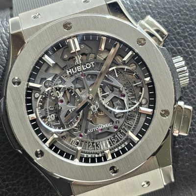 Швейцарские часы Hublot Classic Fusion Aero Chronograph Titanium