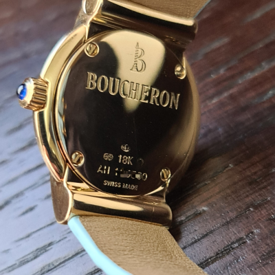 Швейцарские часы Boucheron Montre