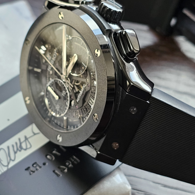 Швейцарские часы Hublot  Classic Fusion