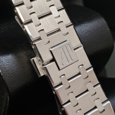 Швейцарские часы Audemars Piguet Royal Oak Selfwinding Chronograph 41 mm