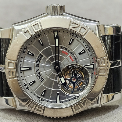 Швейцарские часы Roger Dubuis EasyDiver Tourbillon