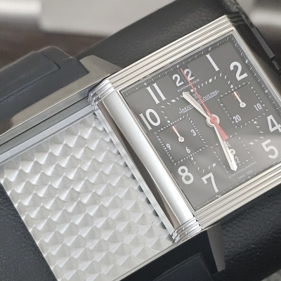Швейцарские часы Jaeger-LeCoultre Reverso Squadra Chronograph