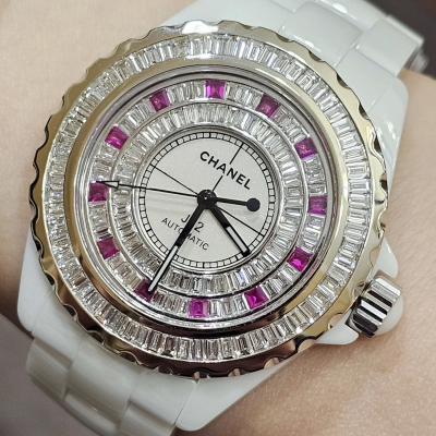 Швейцарские часы Chanel J12 White Ceramic Automatic Diamond Bezel