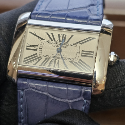 Швейцарские часы Cartier Tank Divan