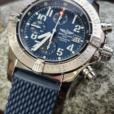 Швейцарские часы Breitling Avenger Skyland Chronograph