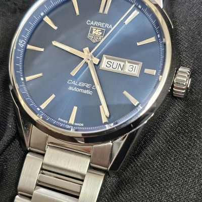 Швейцарские часы Tag Heuer CARRERA