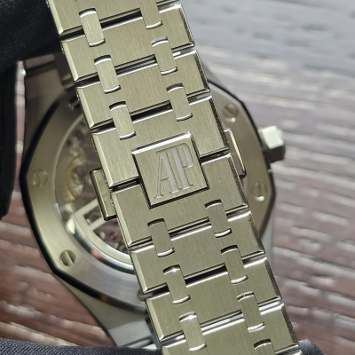 Швейцарские часы Audemars Piguet Royal Oak Selfwinding "50th Anniversary" 41 mm