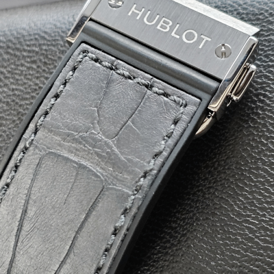 Швейцарские часы Hublot Classic Fusion Aerofusion Moonphase Titanium
