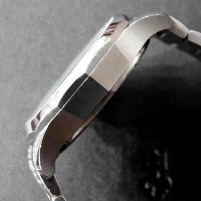 Швейцарские часы Corum Admiral's Cup Legend Chronograph