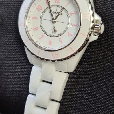 Швейцарские часы Chanel J12 Limited Edition