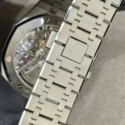 Швейцарские часы Audemars Piguet Royal Oak Selfwinding "50th Anniversary" 41 mm