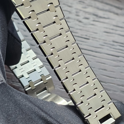 Швейцарские часы Audemars Piguet Royal Oak Selfwinding "50th Anniversary" 41 mm